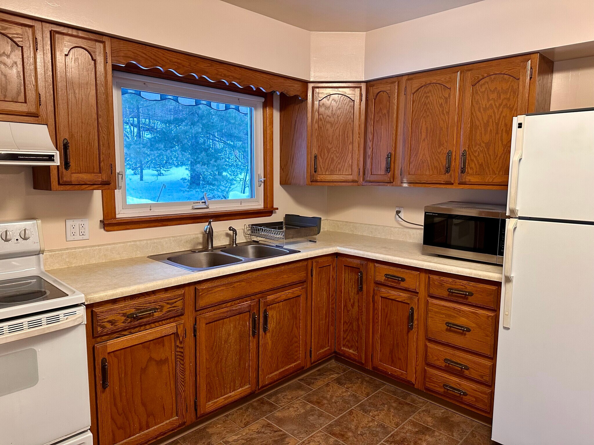 Building Photo - 1825 W Fair Ave