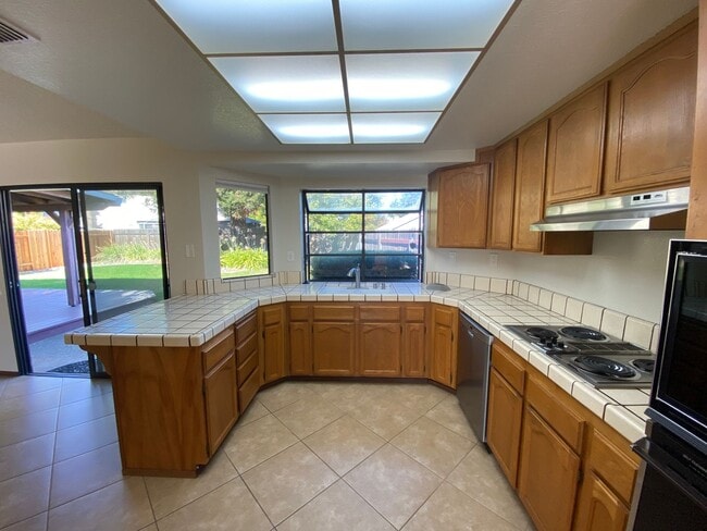 Building Photo - Well Maintained, Large Corner Lot