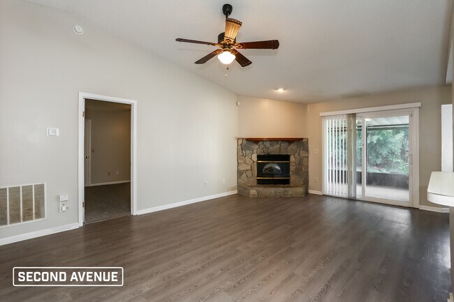 Building Photo - 6604 Arancio Dr W