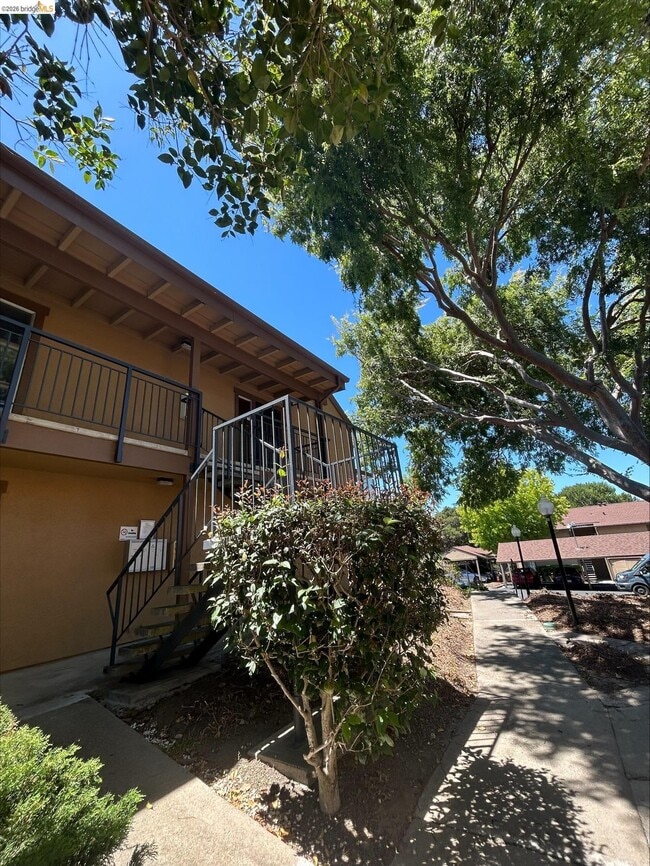 Building Photo - 5313 Ridgeview Cir