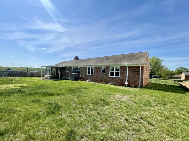 Building Photo - 63 Shelor Dr