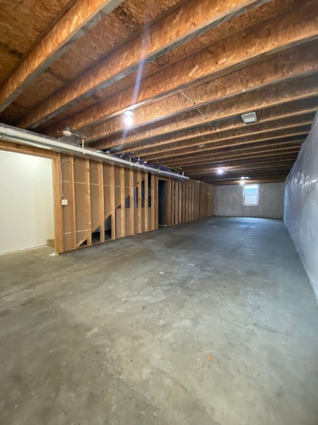 Building Photo - 3 Bedroom Home in Jimtown Schools!