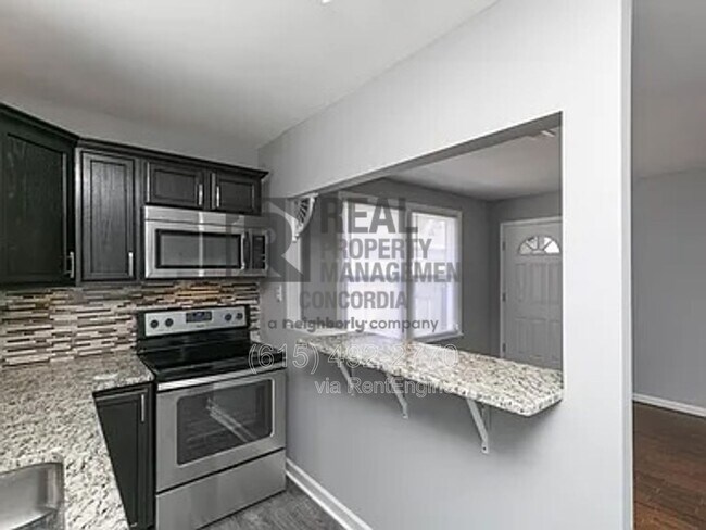 Building Photo - 302 Neill Ave