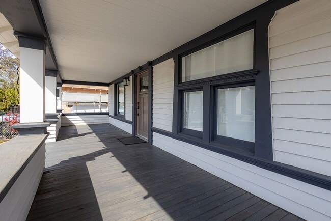 Building Photo - Fully Renovated Craftsman Home, 3-Bedroom,...