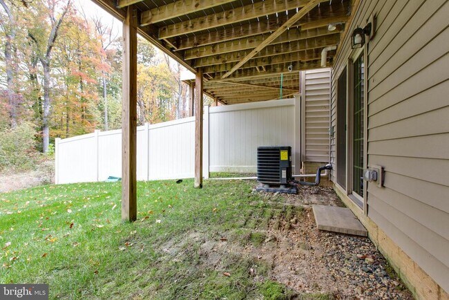 Building Photo - 3004 Cornfield Ave