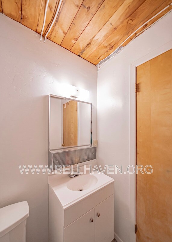 Building Photo - 618 Davidson Dr