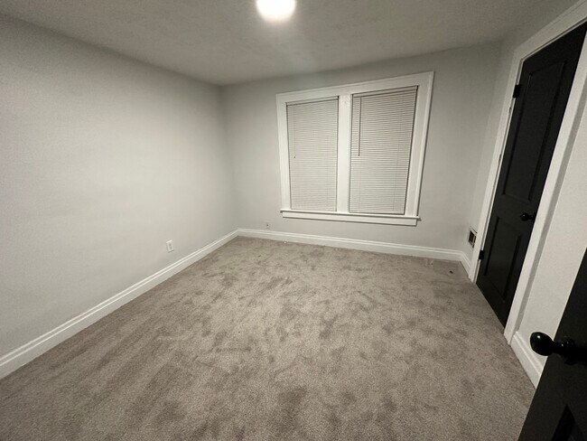 Building Photo - 1253-1255 N 6th St