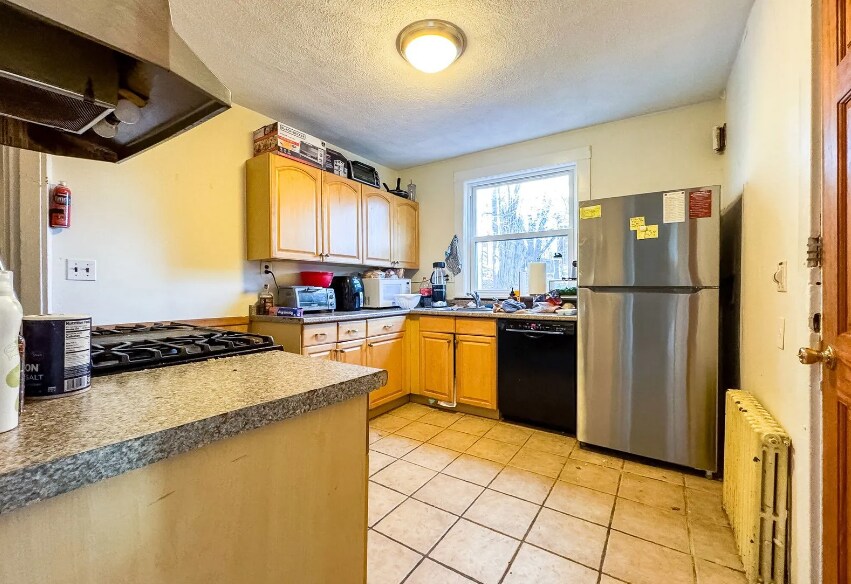 Building Photo - 28 Manet Rd