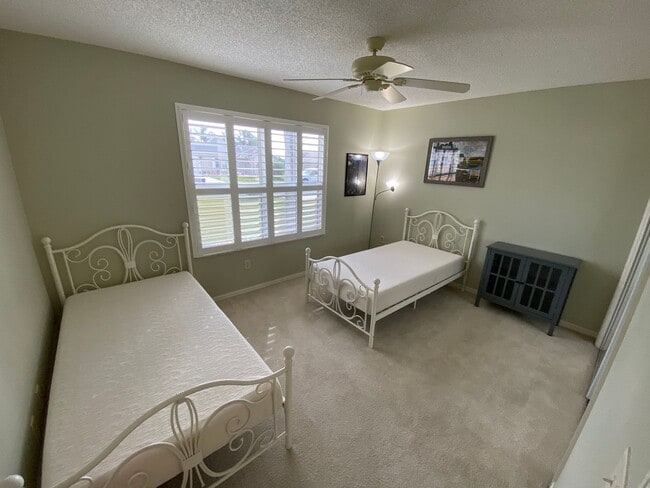 Building Photo - SEASONAL RENTAL or ANNUAL LEASE in The Village of Duval 2 Beds, 2 Bath + den home, Pets OK.