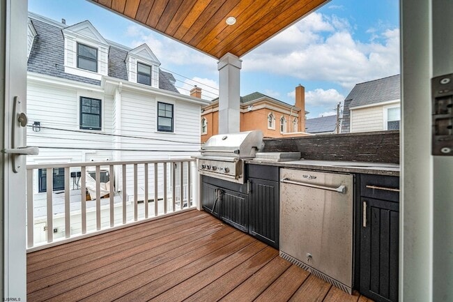 Building Photo - 108 S Martindale Ave