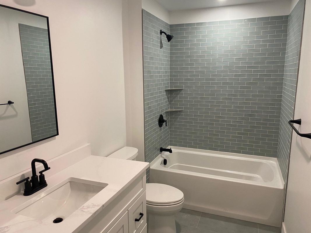 Building Photo - 53 River