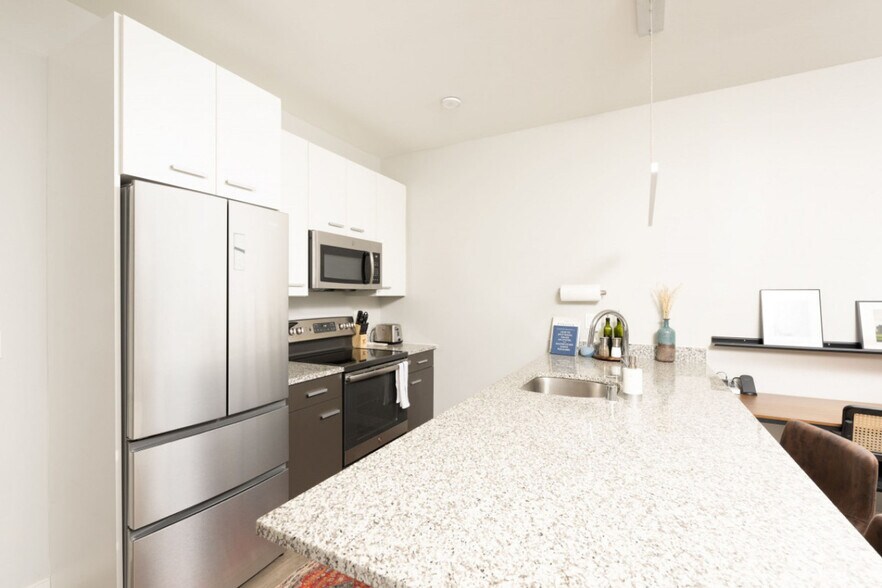 Building Photo - 211 W Mineral St