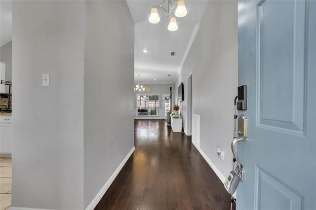 Building Photo - 2832 Claremont Dr