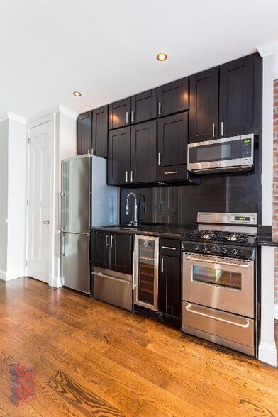 Building Photo - 436 W 52nd St