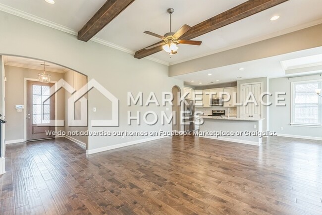 Building Photo - 5057 Maiden Ln