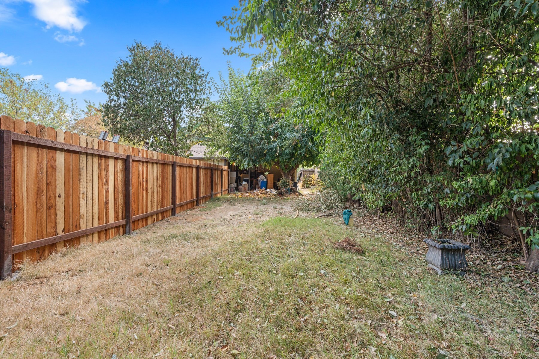 Building Photo - 8917 Fredric Ave