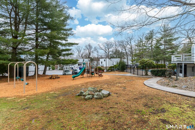 Building Photo - 5 Staunton Ct