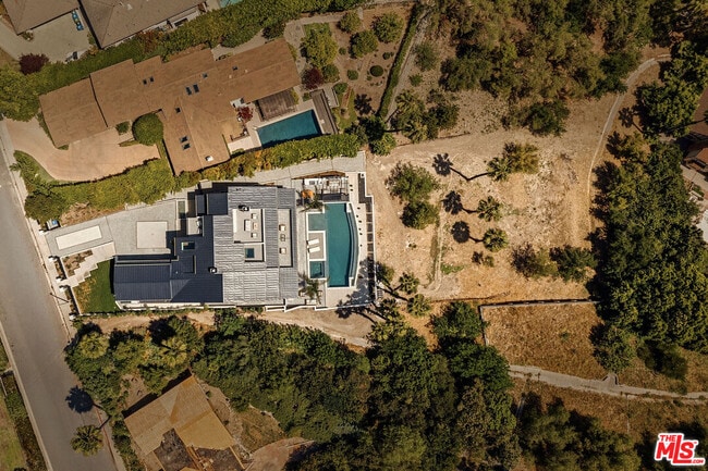 Building Photo - 16838 Oak View Dr