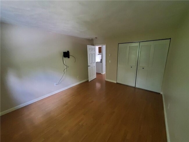 Building Photo - 11 Stonehenge Dr