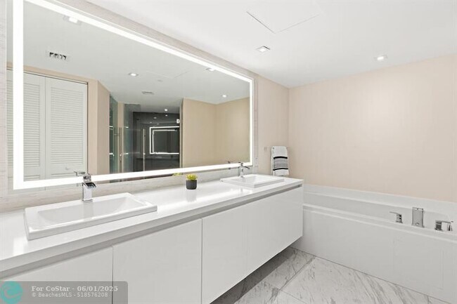 Building Photo - 701 N Fort Lauderdale Beach Blvd