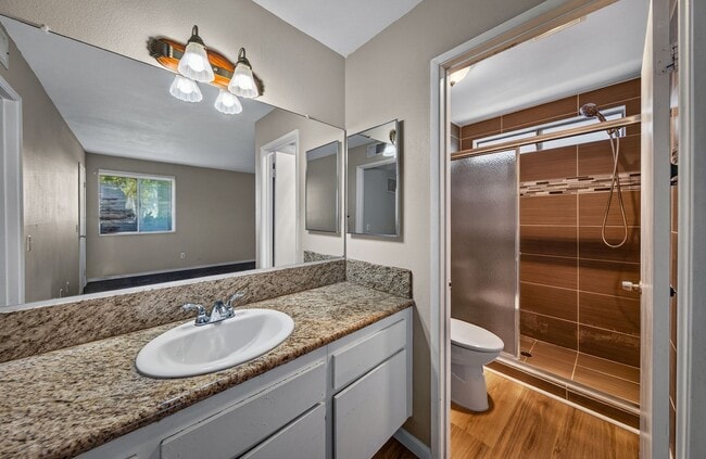 Building Photo - Updated 2 Bedroom Condo in Loma Linda