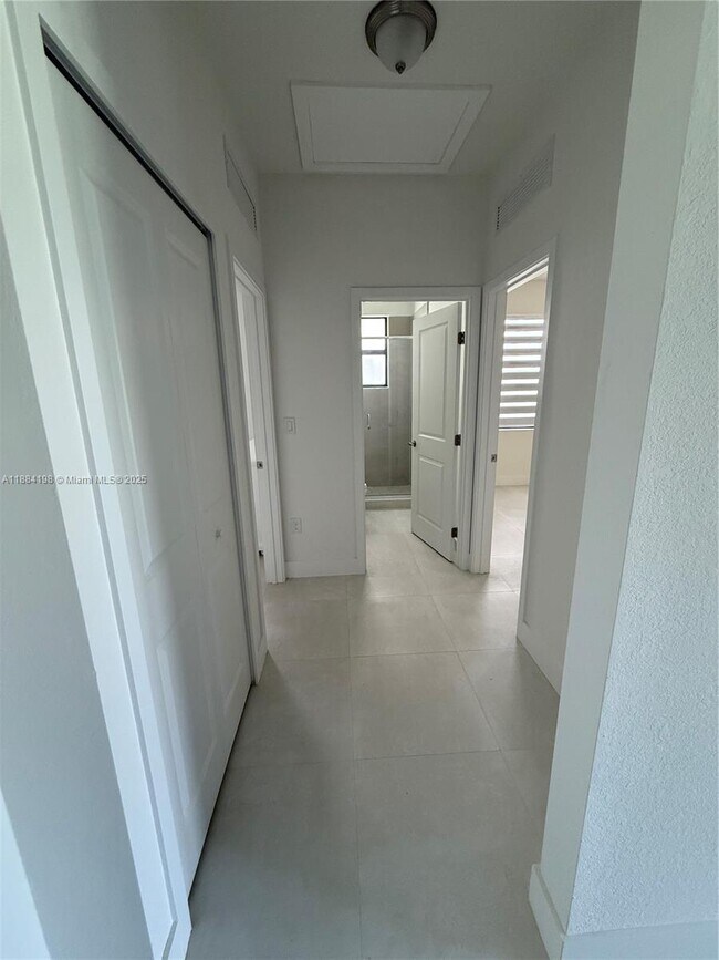 Building Photo - 32208 SW 194th Ct