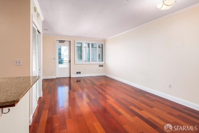 Building Photo - 246 2nd St