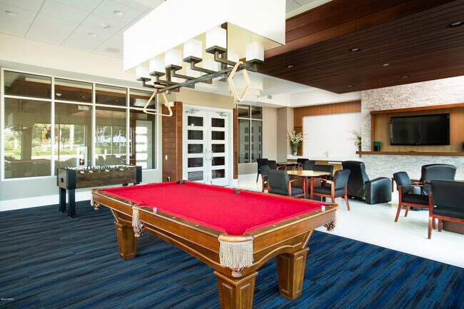 Building Photo - 241 Riverside Dr