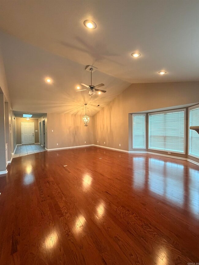 Building Photo - 31 Enclave Cir