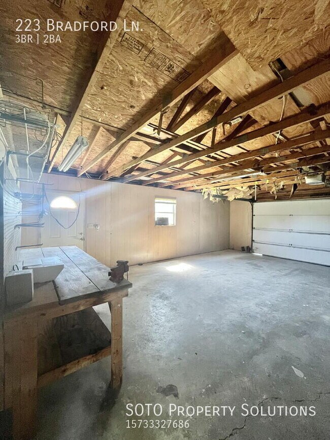 Building Photo - 223 Bradford Ln