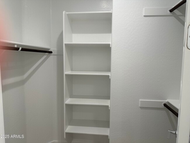 Building Photo - 782 S Olympic Dr