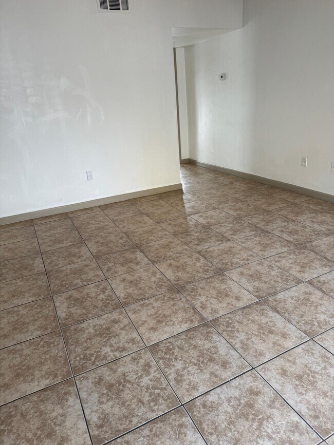 Building Photo - 3928 N Lugo Ave