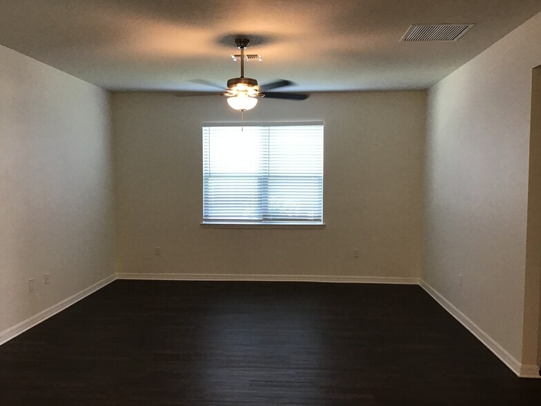 Building Photo - 3429 Soaring Dr