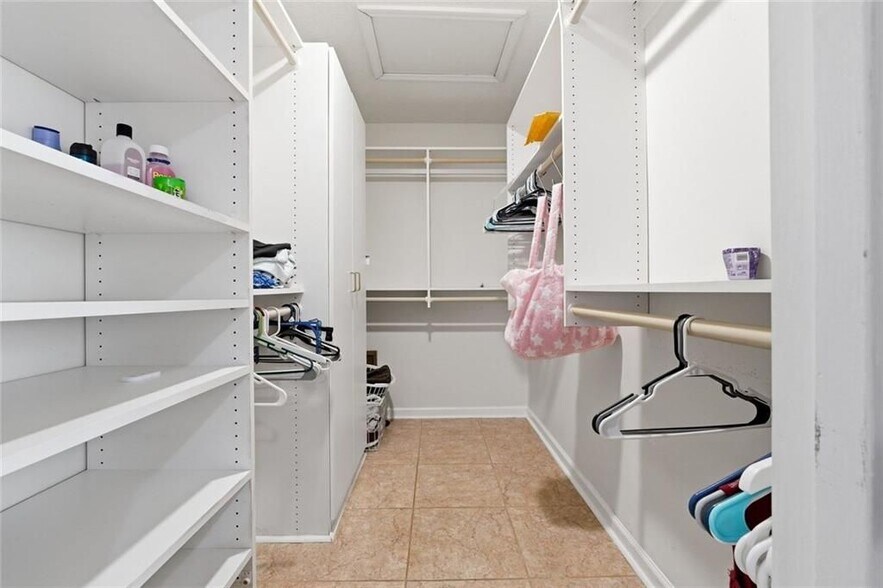 Building Photo - 2833 Loral Pines Dr NW