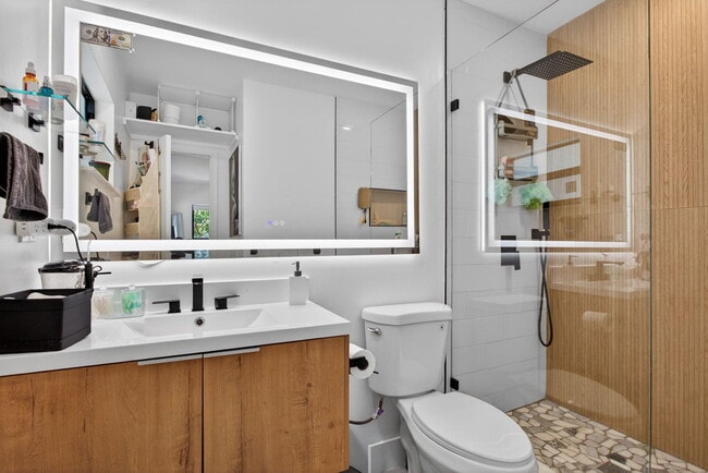 Building Photo - 1501 NE 7th Ave