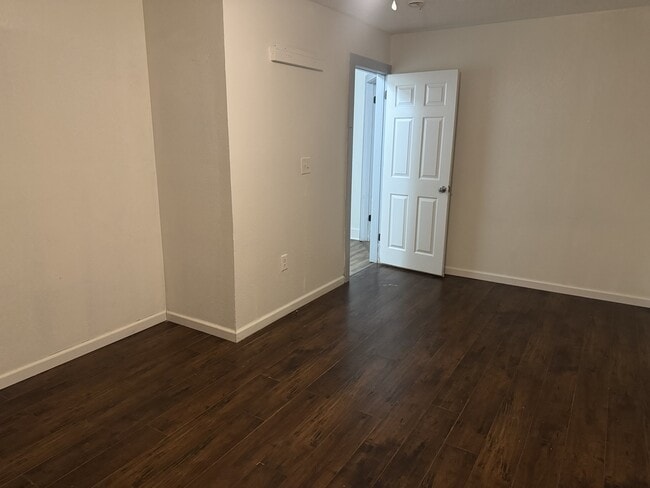Building Photo - 3712 W 22nd Plaza