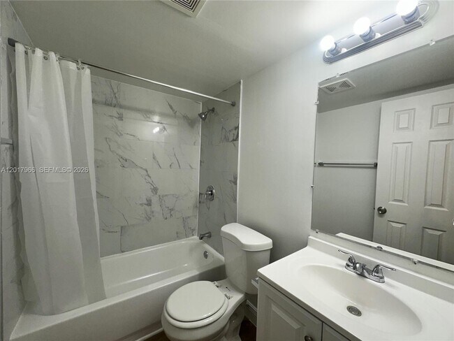 Building Photo - 1400 NE 56th St