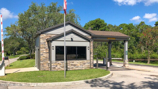 Building Photo - 13009 Bent Pine Ct E