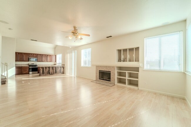 Building Photo - ? Spacious 4-Bedroom, 2.5-Bathroom Home in...