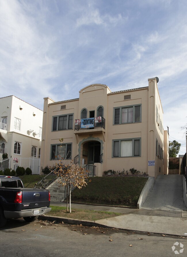Primary Photo - 210 N Kenmore Ave