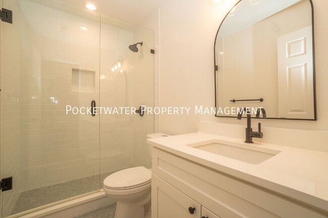 Building Photo - 1237 St John St