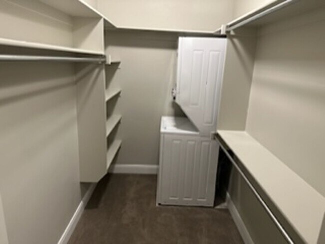 Building Photo - 4 Bedroom Condo With a Community Pool and ...