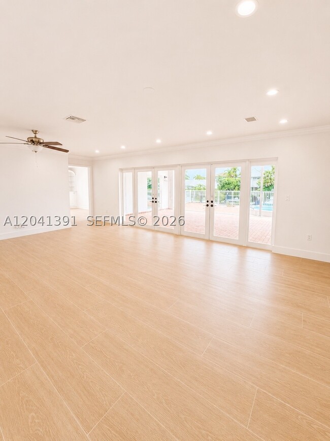 Building Photo - 13005 Zambrana St