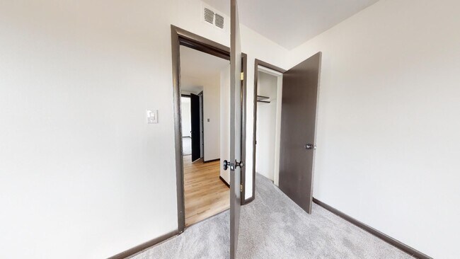 Building Photo - Parma - Ridgewood Lofts - 2 Bedroom - 1 Bath