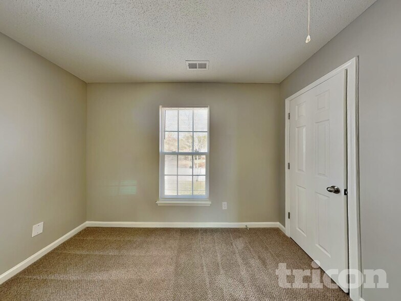 Building Photo - 124 Grayland Rd