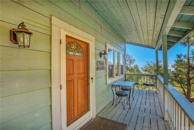 Building Photo - 1165 Saturn Way