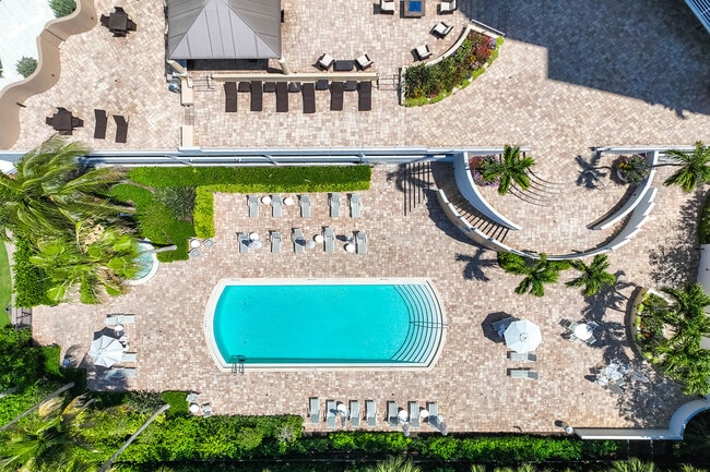 Building Photo - 4751 Gulf Shore Blvd N