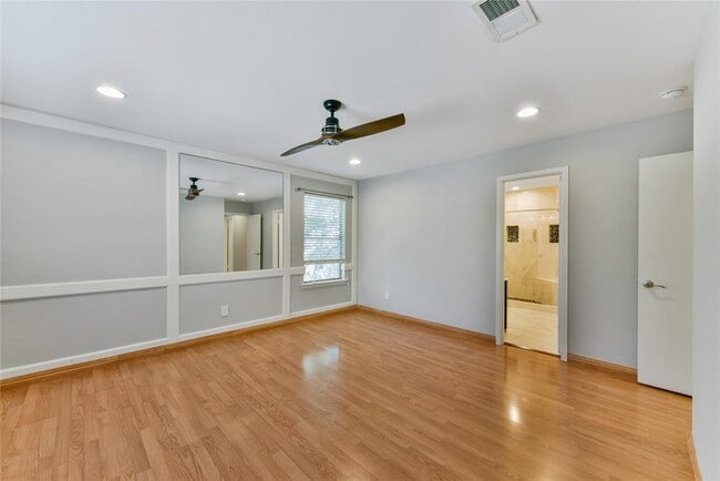 Building Photo - 9108 Texas Sun Dr