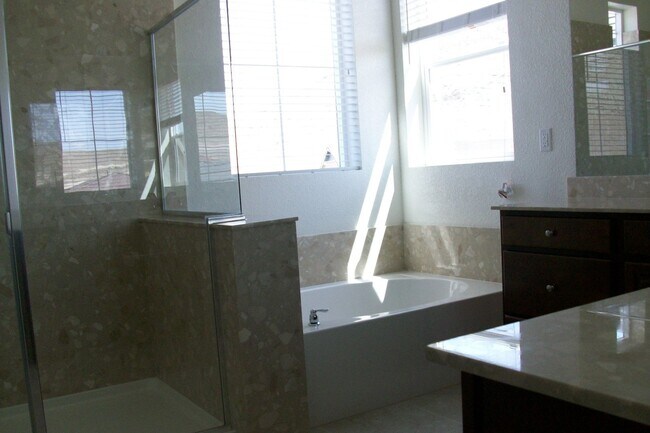 Building Photo - Wonderful  Lennar Home in De Andera