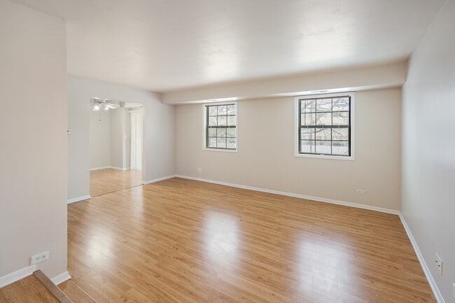 Living - 1504 W Jefferson Ave